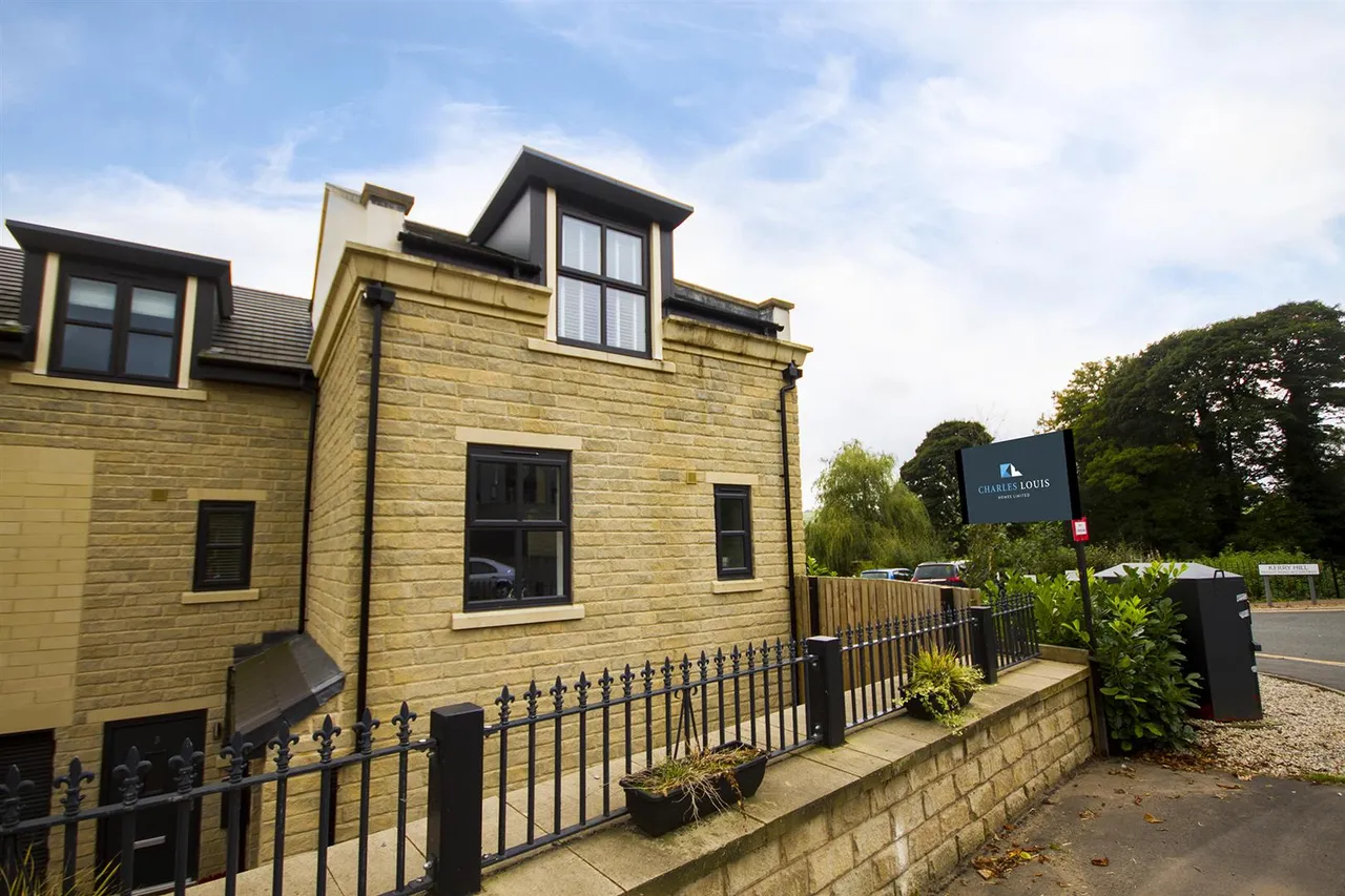 Bleaklow Court, Hawkshaw, Bury, BL8 4PT, photo 79