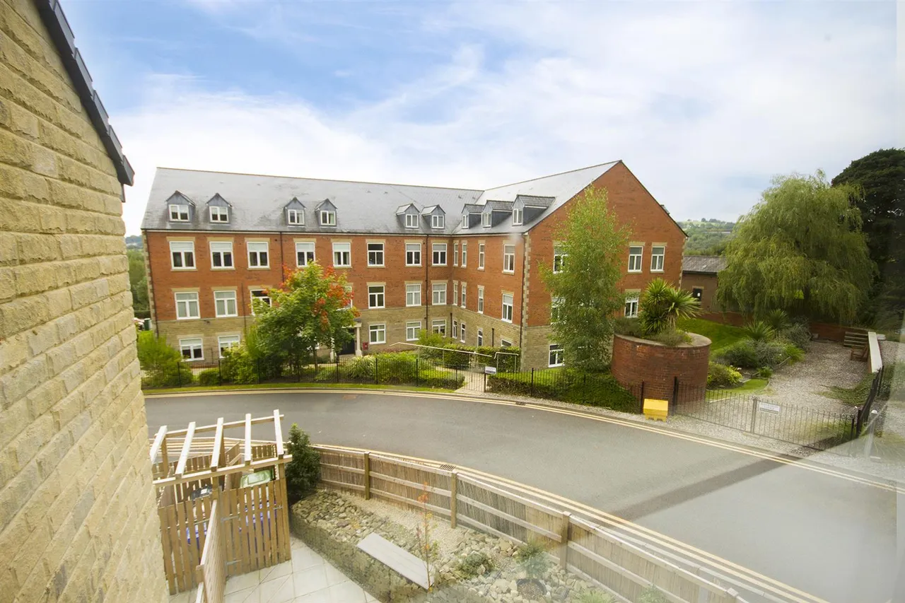 Bleaklow Court, Hawkshaw, Bury, BL8 4PT, photo 49