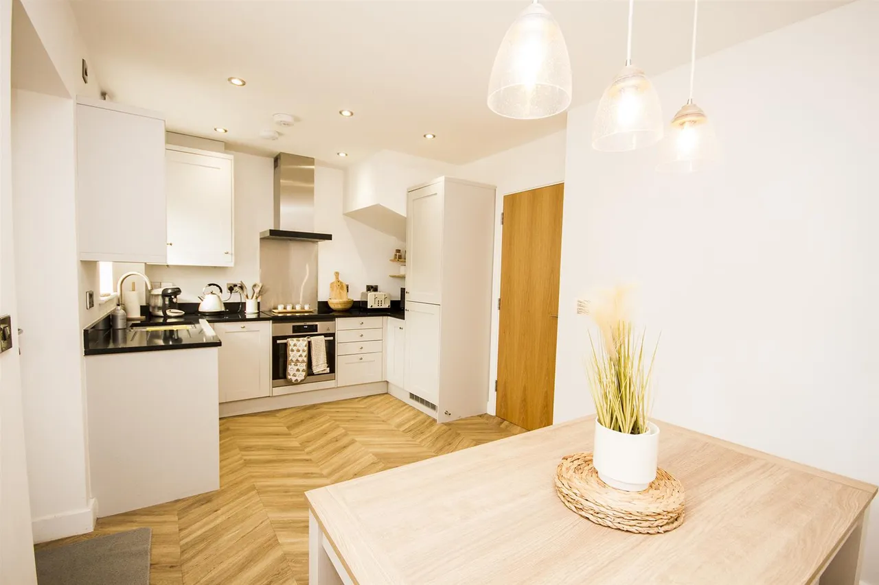 Bleaklow Court, Hawkshaw, Bury, BL8 4PT, photo 5
