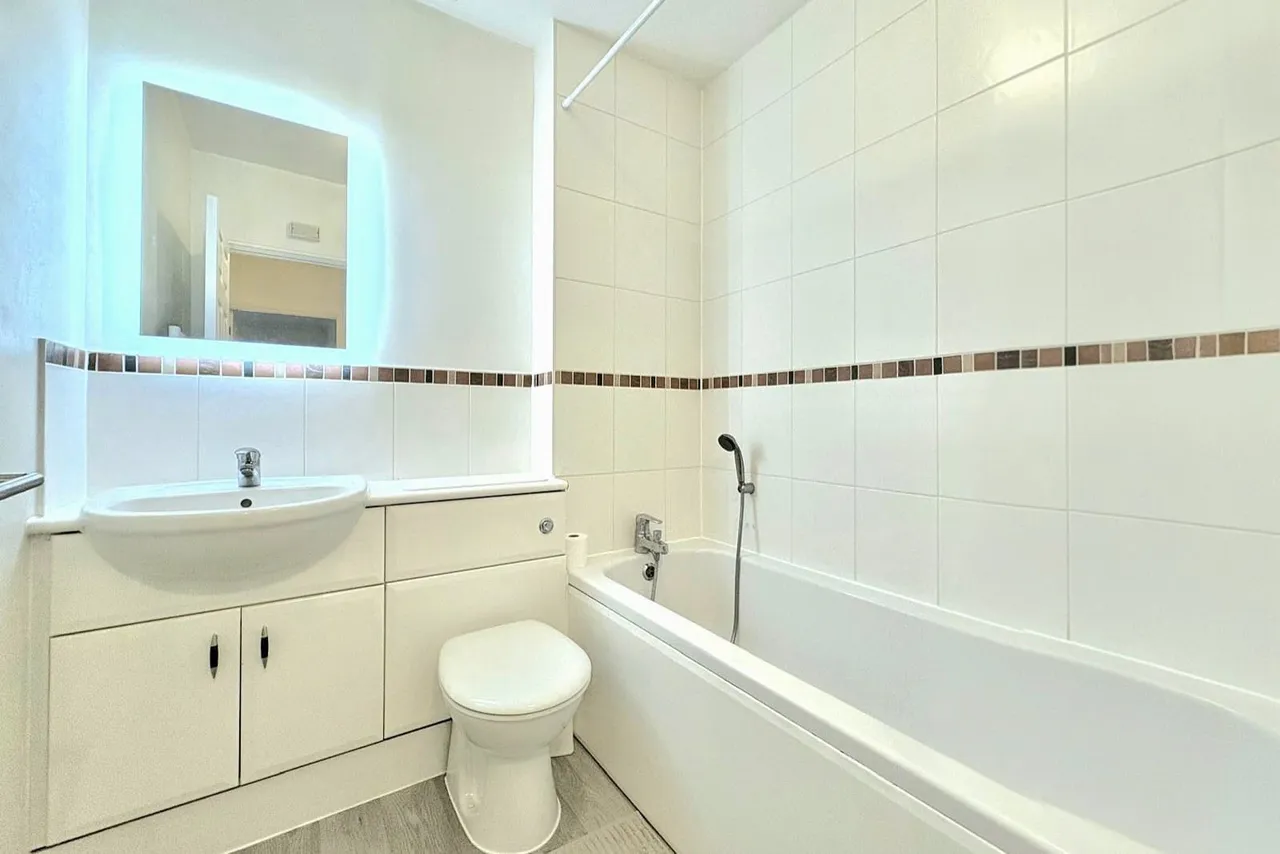 London Road, Camberley, Surrey, GU15 3JJ, photo 8