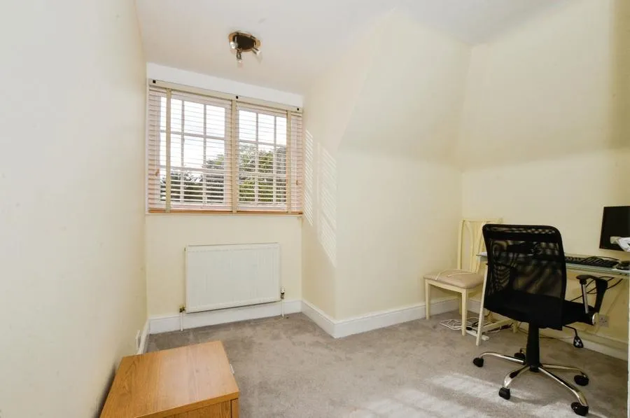 Wolsey Road, Moor Park, HA6, photo 35