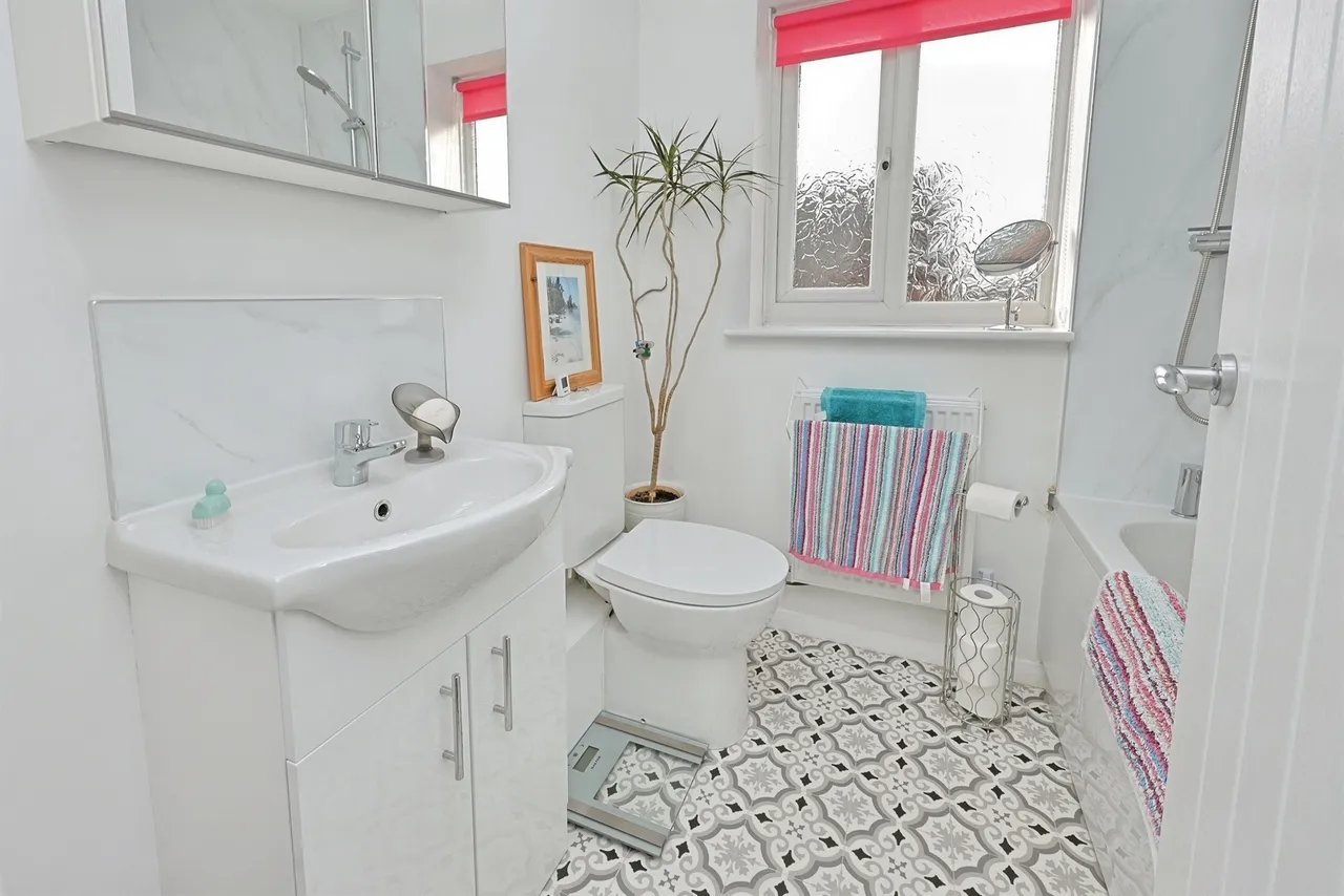 Mountbatten Drive, Dereham, NR19, photo 12