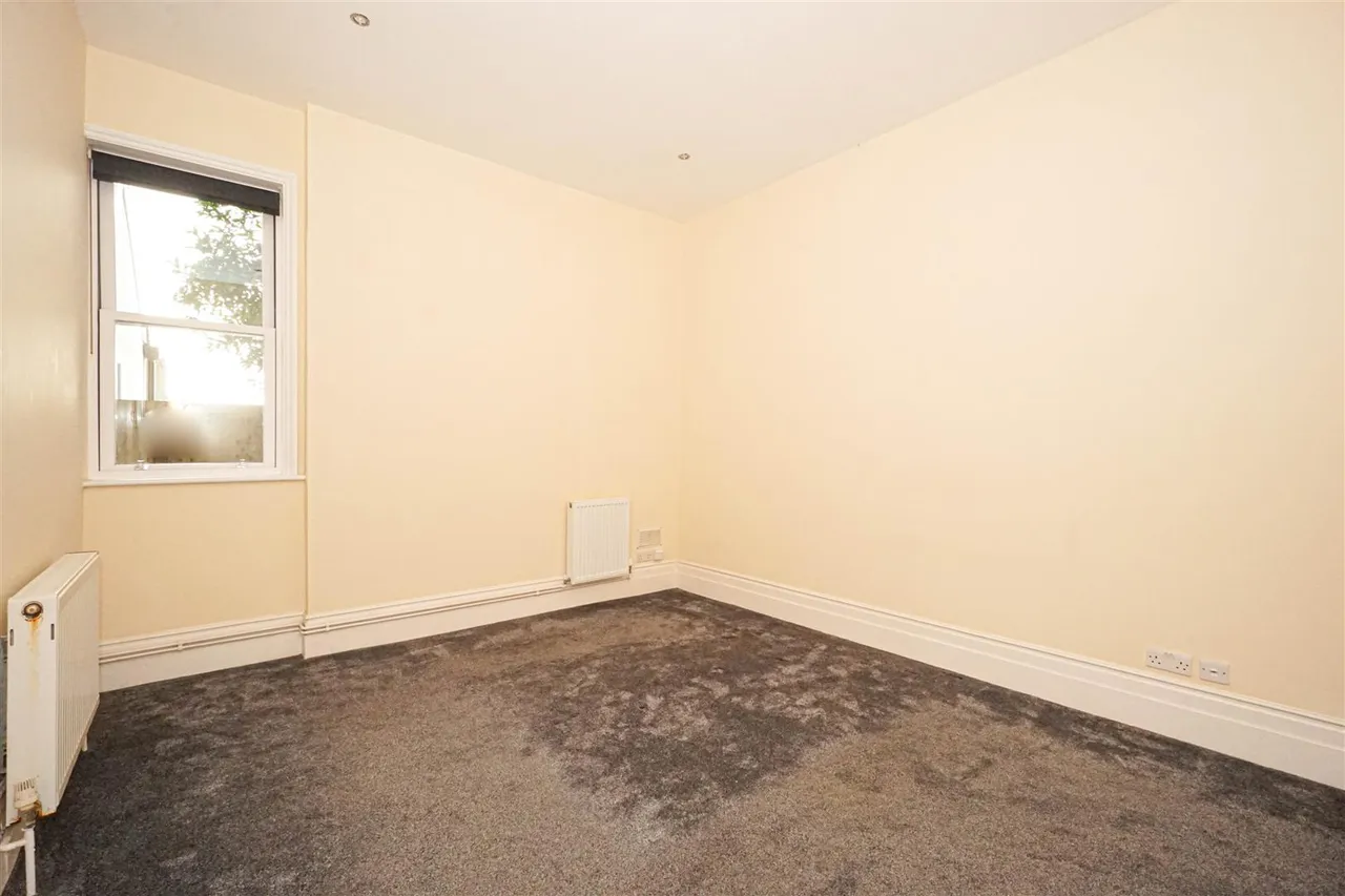 St. Helens Park Road, Hastings, photo 4