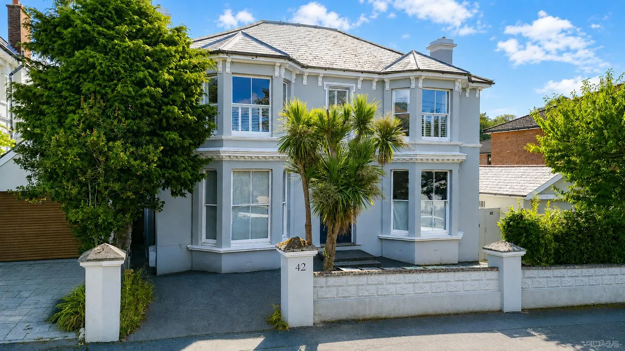 St. Helens Park Road, Hastings, photo 11