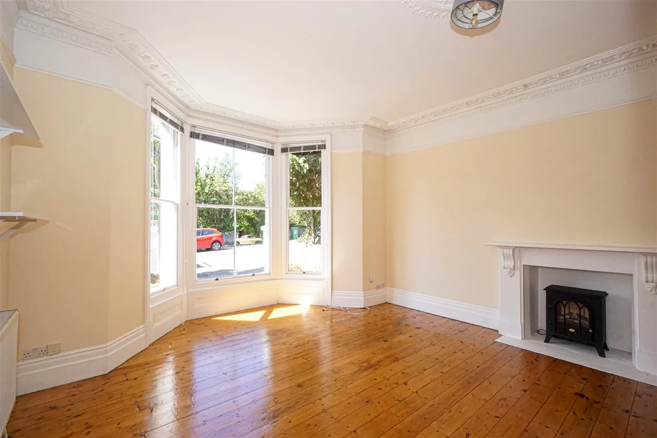 St. Helens Park Road, Hastings, photo 2