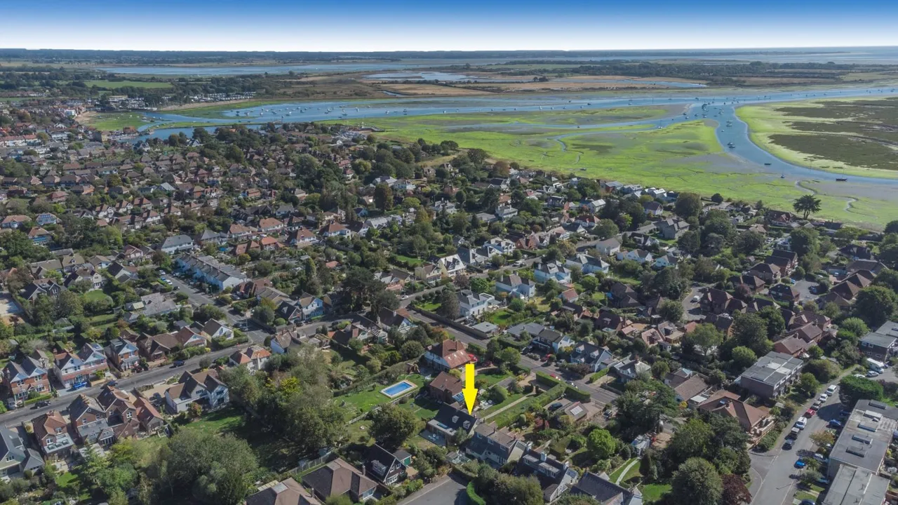 West Road, Emsworth, PO10, photo 2