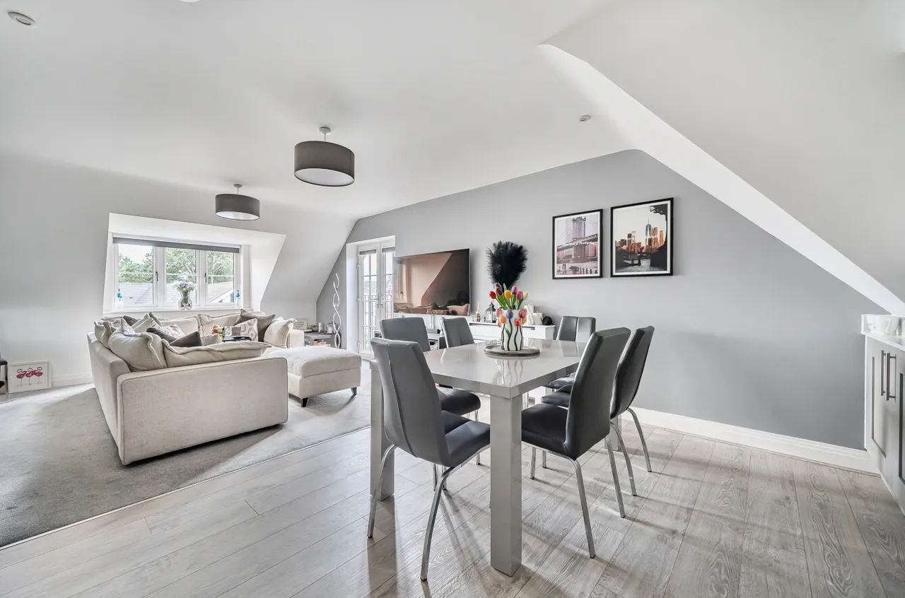 Bryan Gardens, Binfield, Bracknell, Berkshire, RG42 4JQ, photo 3