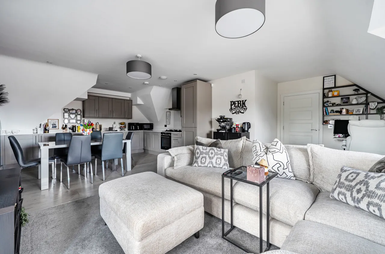 Bryan Gardens, Binfield, Bracknell, Berkshire, RG42 4JQ, photo 2