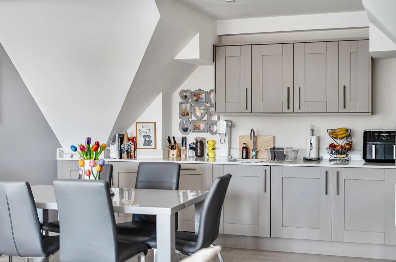 Bryan Gardens, Binfield, Bracknell, Berkshire, RG42 4JQ, photo 13