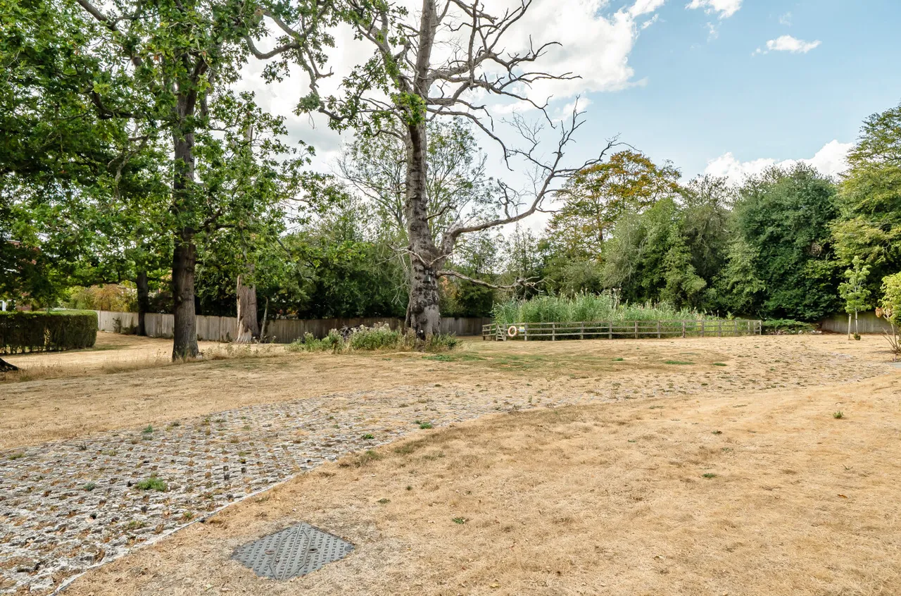 Bryan Gardens, Binfield, Bracknell, Berkshire, RG42 4JQ, photo 26