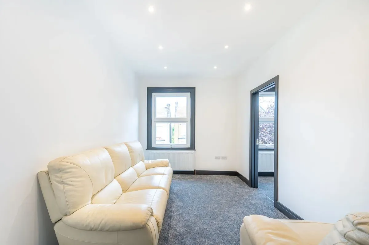 Chaplin Road, Willesden Green, NW2, photo 3