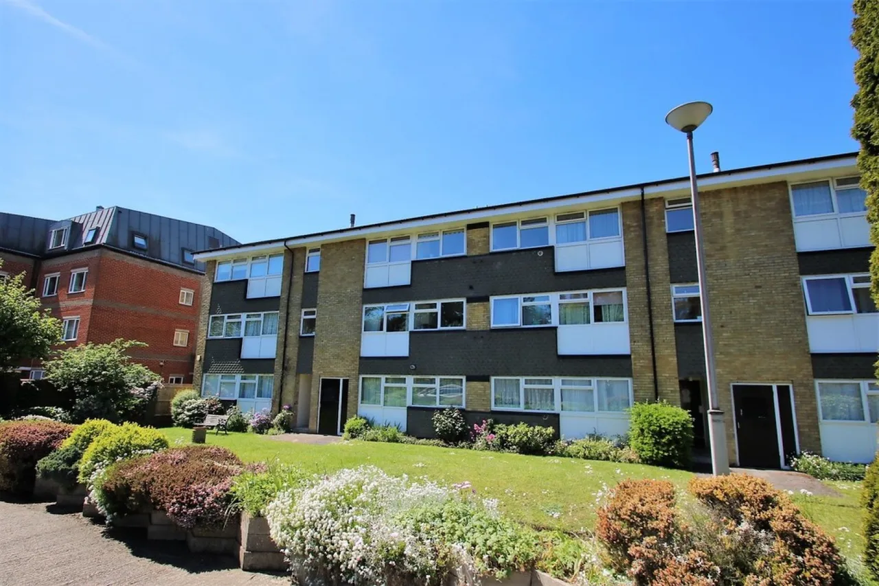 2 bed flat for sale — Chatsworth Road, East Croydon