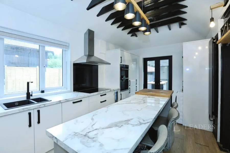 4 bed house to rent, Fox Hill, Haywards Heath, RH16