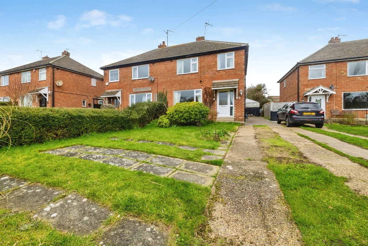 3 bed house for sale — Washingborough Road, Heighington, Lincoln