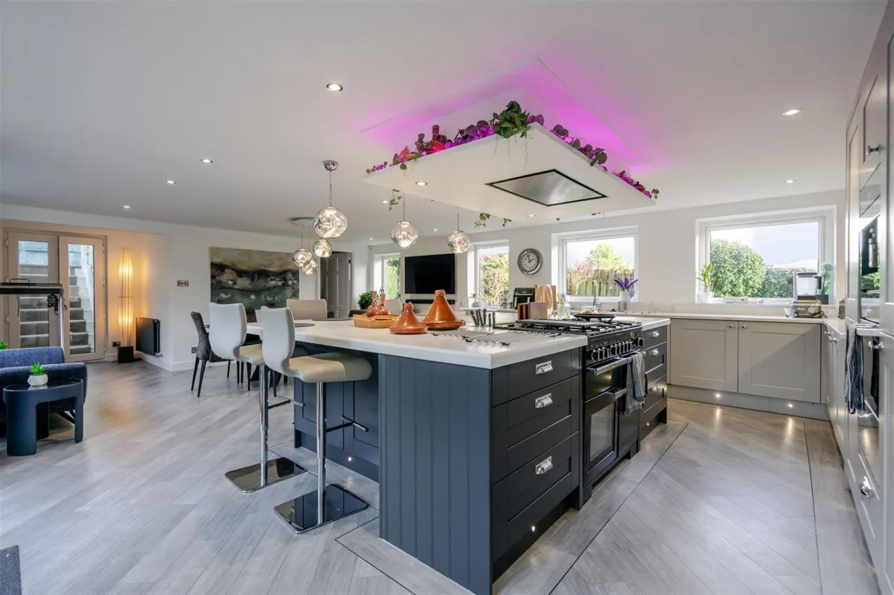 Oakleigh. Raikes Road, Skipton, BD23, photo 18