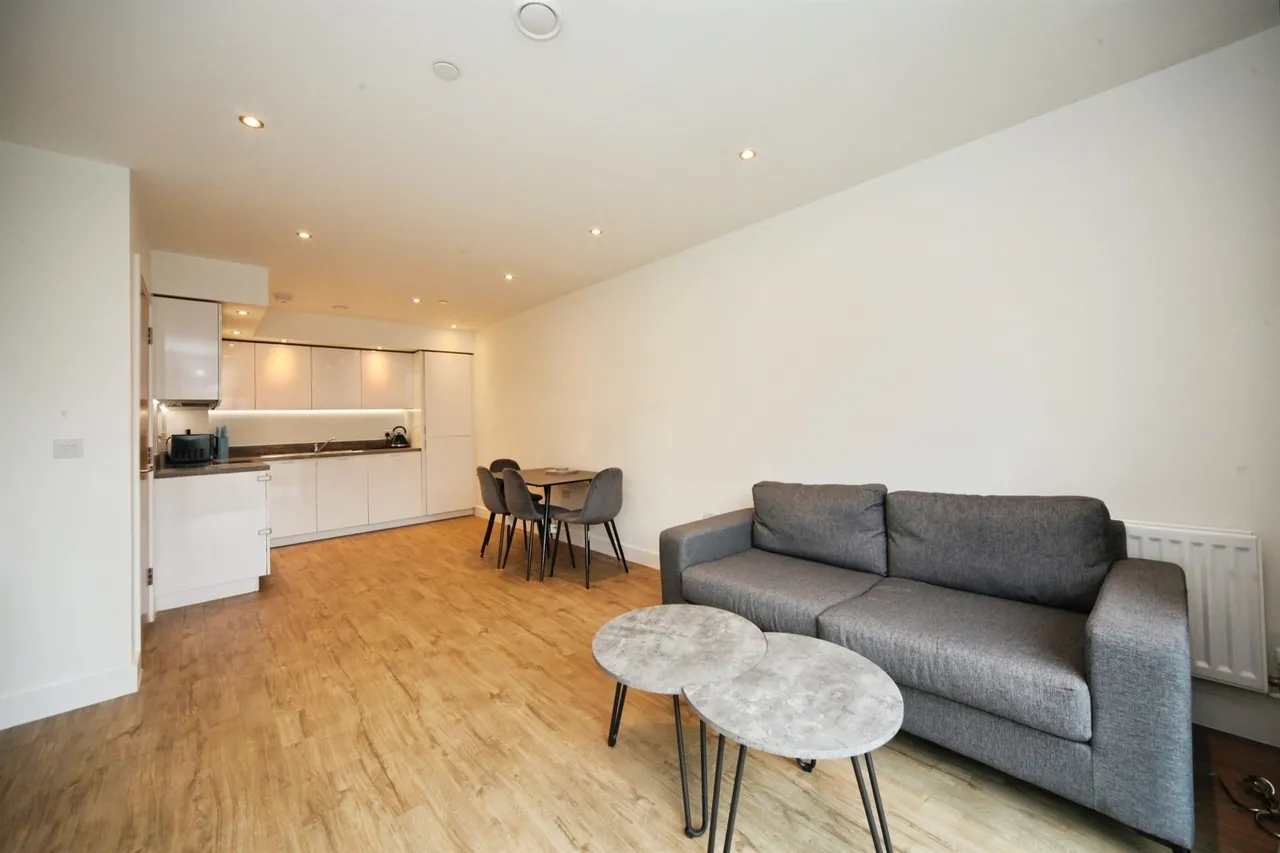 Stirling Drive, Luton, LU2, photo 6