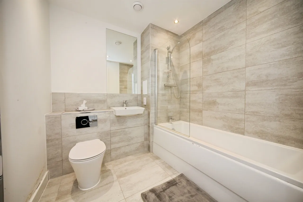 Stirling Drive, Luton, LU2, photo 8