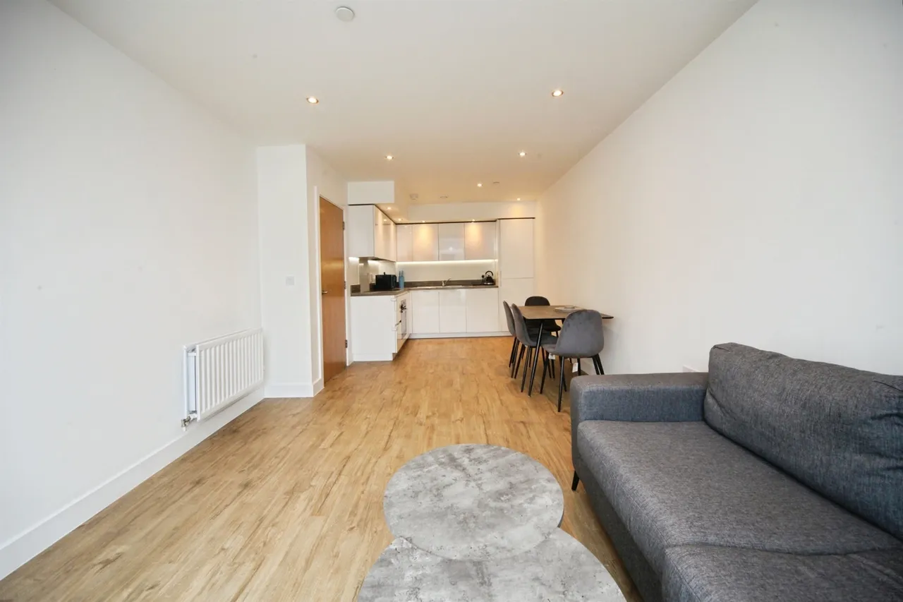 Stirling Drive, Luton, LU2, photo 5