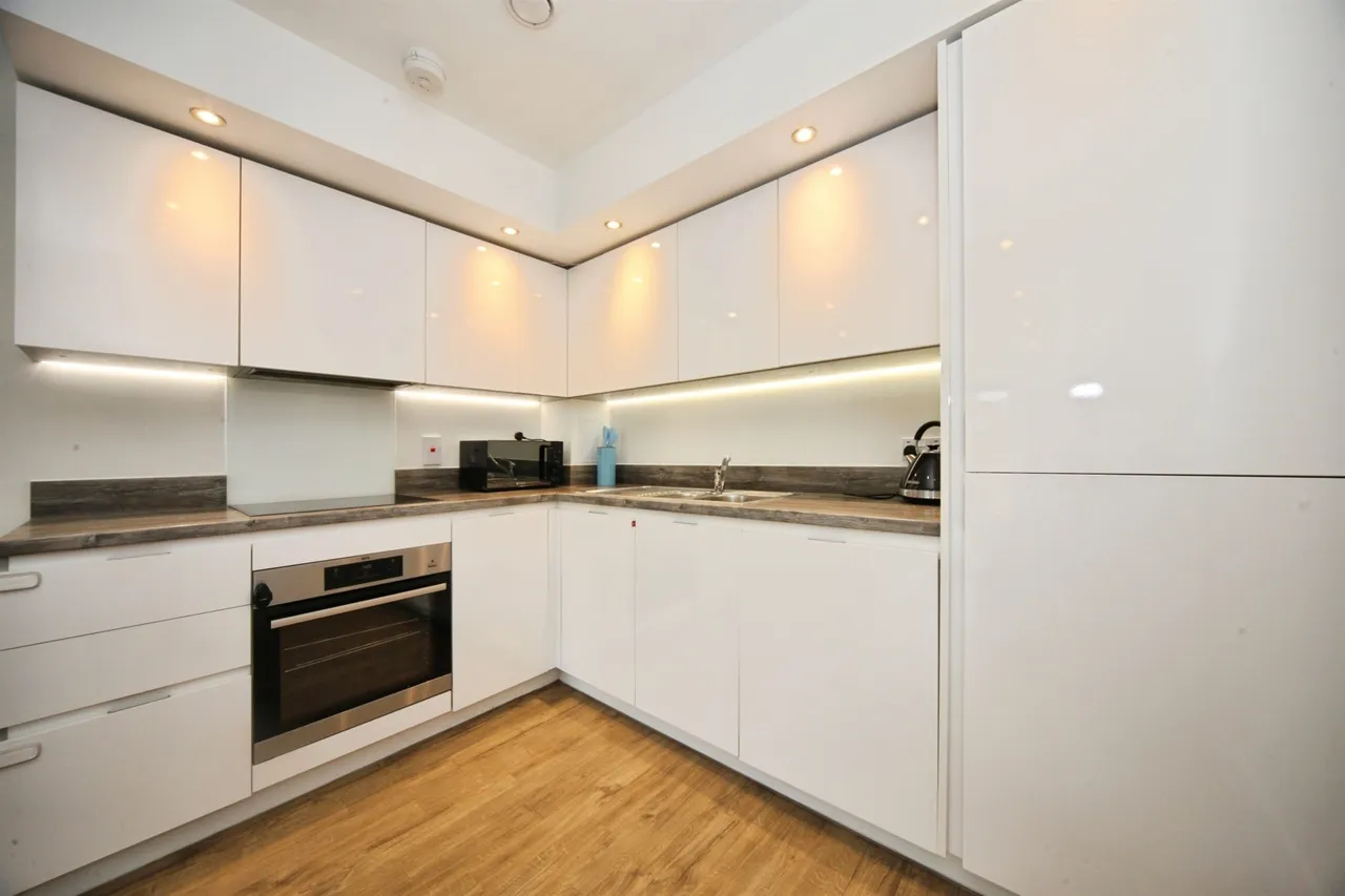 Stirling Drive, Luton, LU2, photo 3