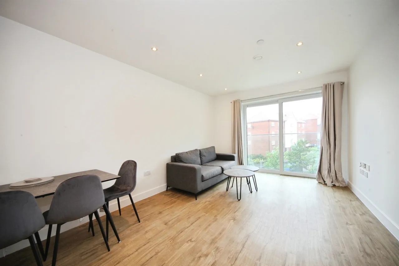 Stirling Drive, Luton, LU2, photo 4