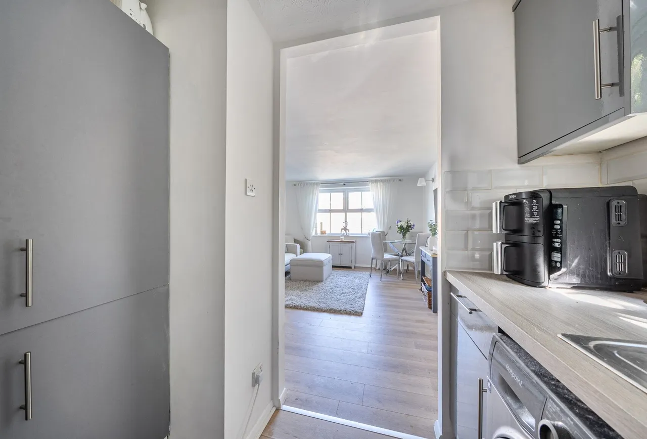 Long Meadow, Kent, Riverhead, TN13 2QY, photo 13