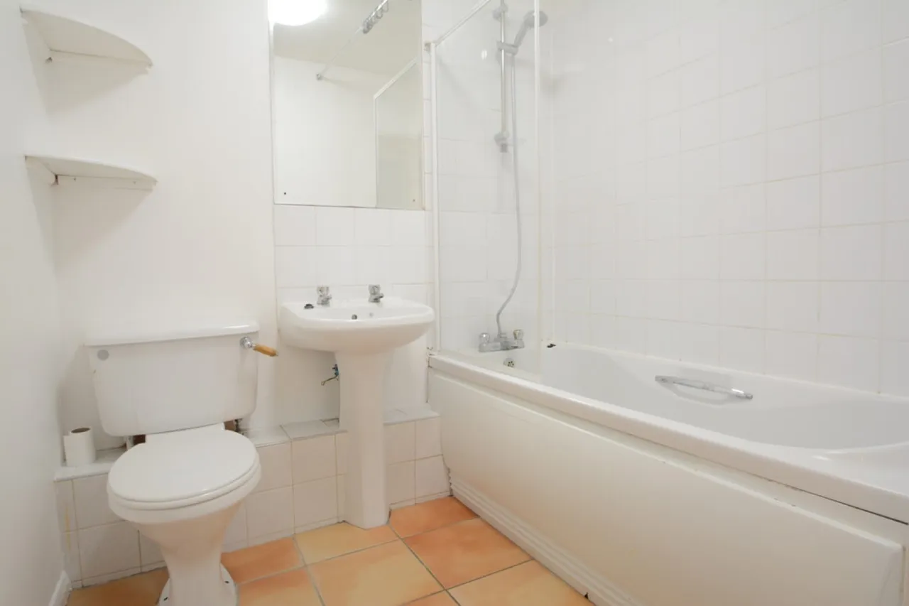Walton On Thames, KT12, photo 8