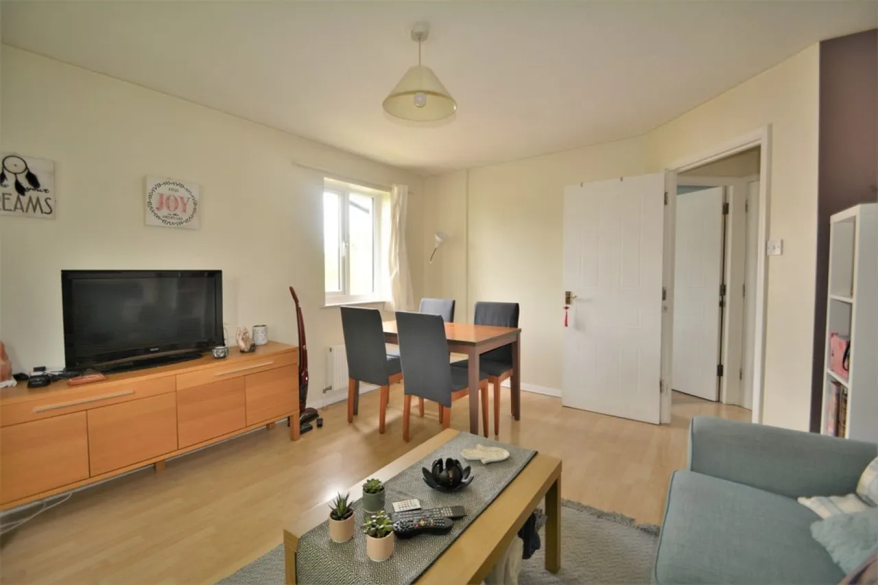 Walton On Thames, KT12, photo 2