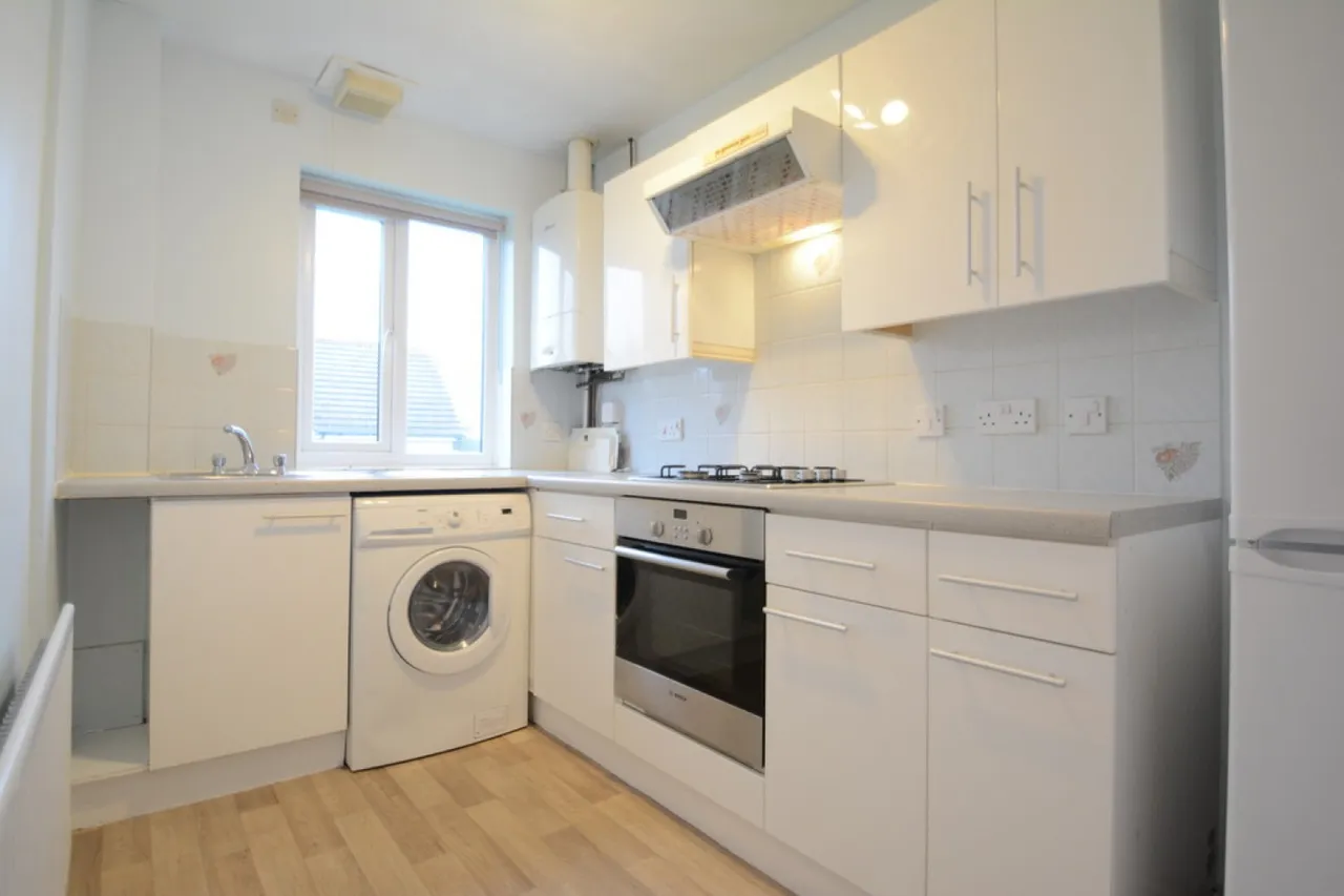 Walton On Thames, KT12, photo 4