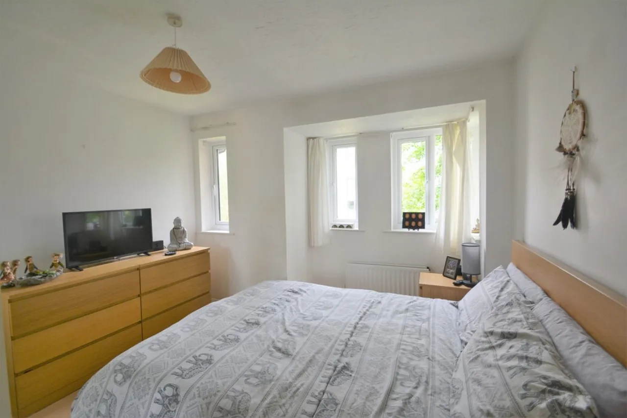 Walton On Thames, KT12, photo 6