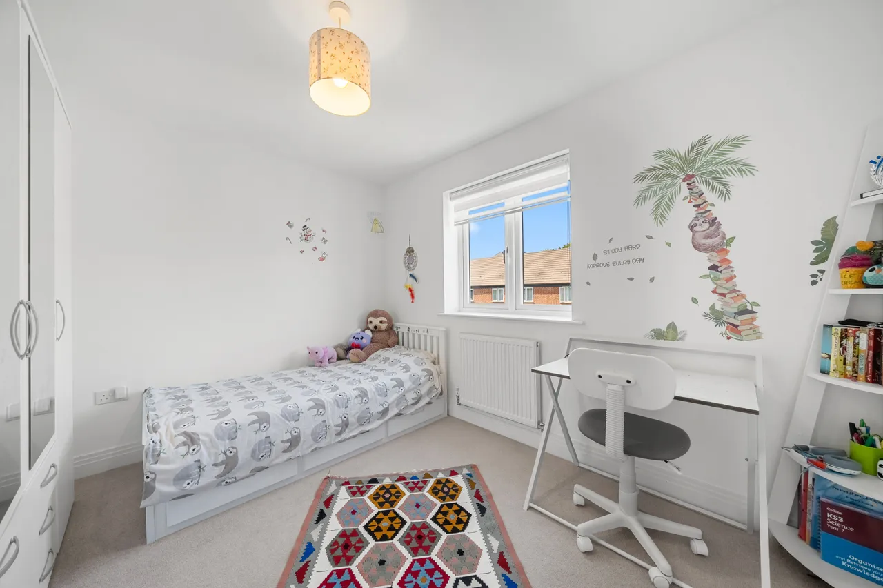 Garrett Crescent, Ottershaw, KT16, photo 10