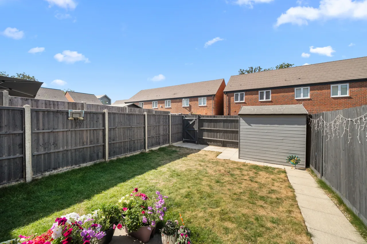 Garrett Crescent, Ottershaw, KT16, photo 18
