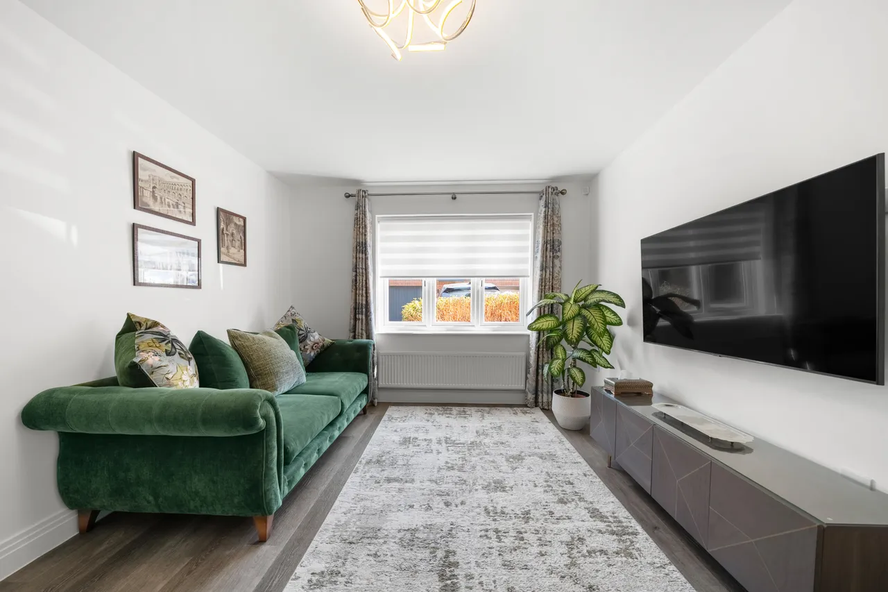 Garrett Crescent, Ottershaw, KT16, photo 6