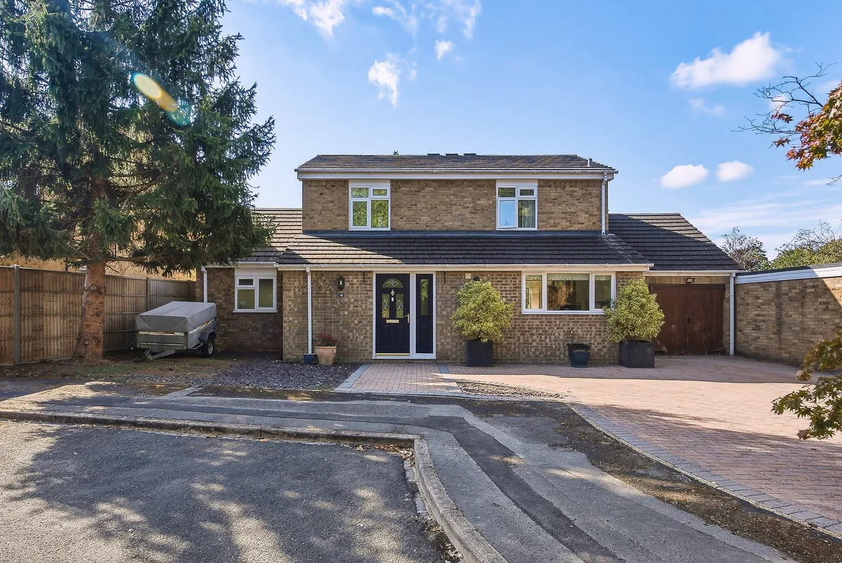 4 bed house for sale, Woodford Close, Reading, RG4