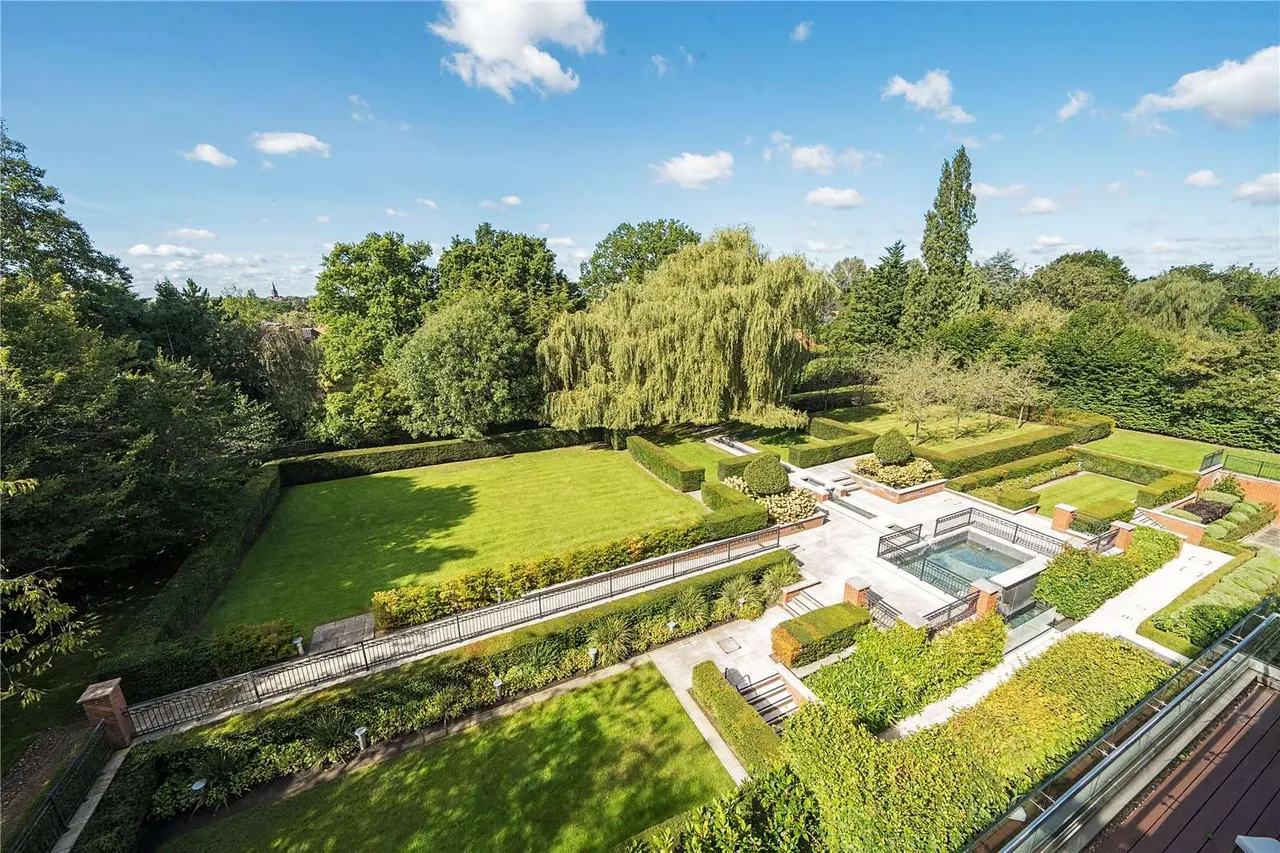 The Bishops Avenue, London, N2 0BA, photo 7