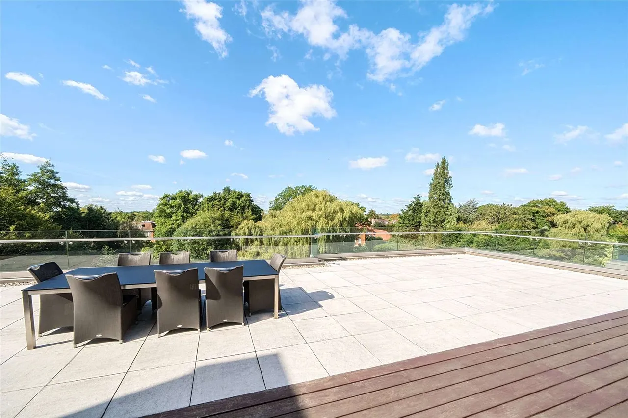 The Bishops Avenue, London, N2 0BA, photo 8