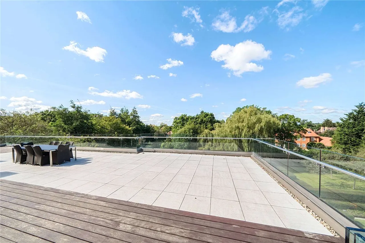 The Bishops Avenue, London, N2 0BA, photo 12