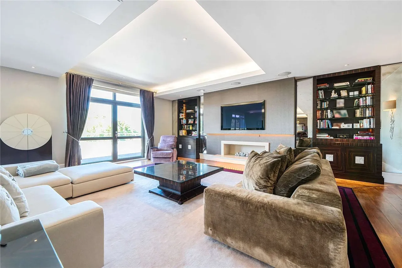 The Bishops Avenue, London, N2 0BA, photo 3