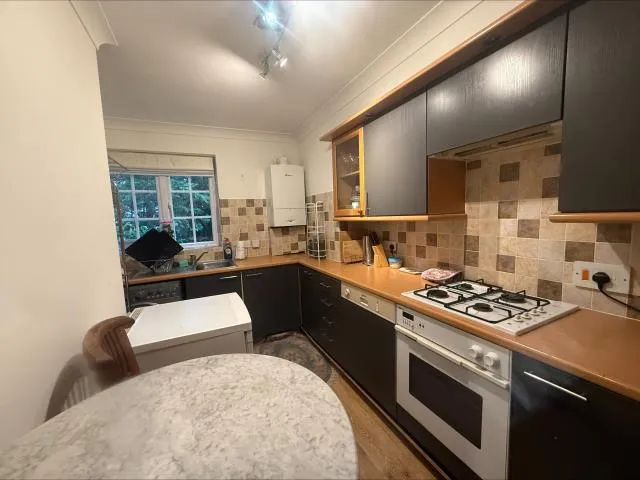 Ivy Drive, Lightwater, GU18, photo 6