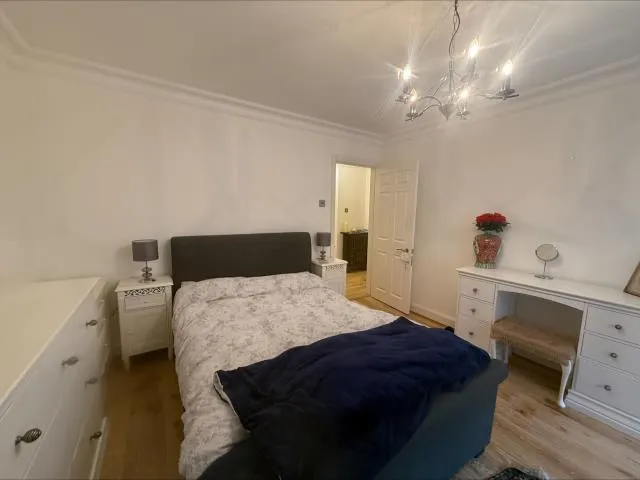 Ivy Drive, Lightwater, GU18, photo 5