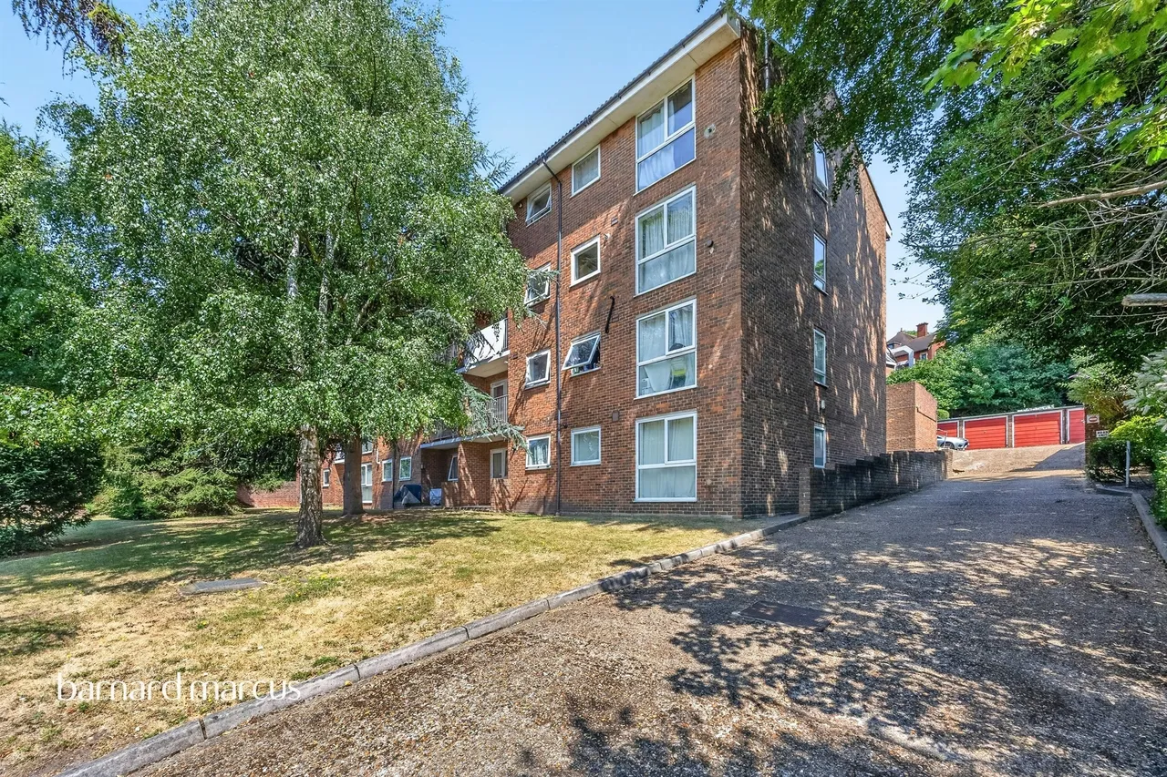 2 bed flat for sale, Coombe Road, Croydon, CR0