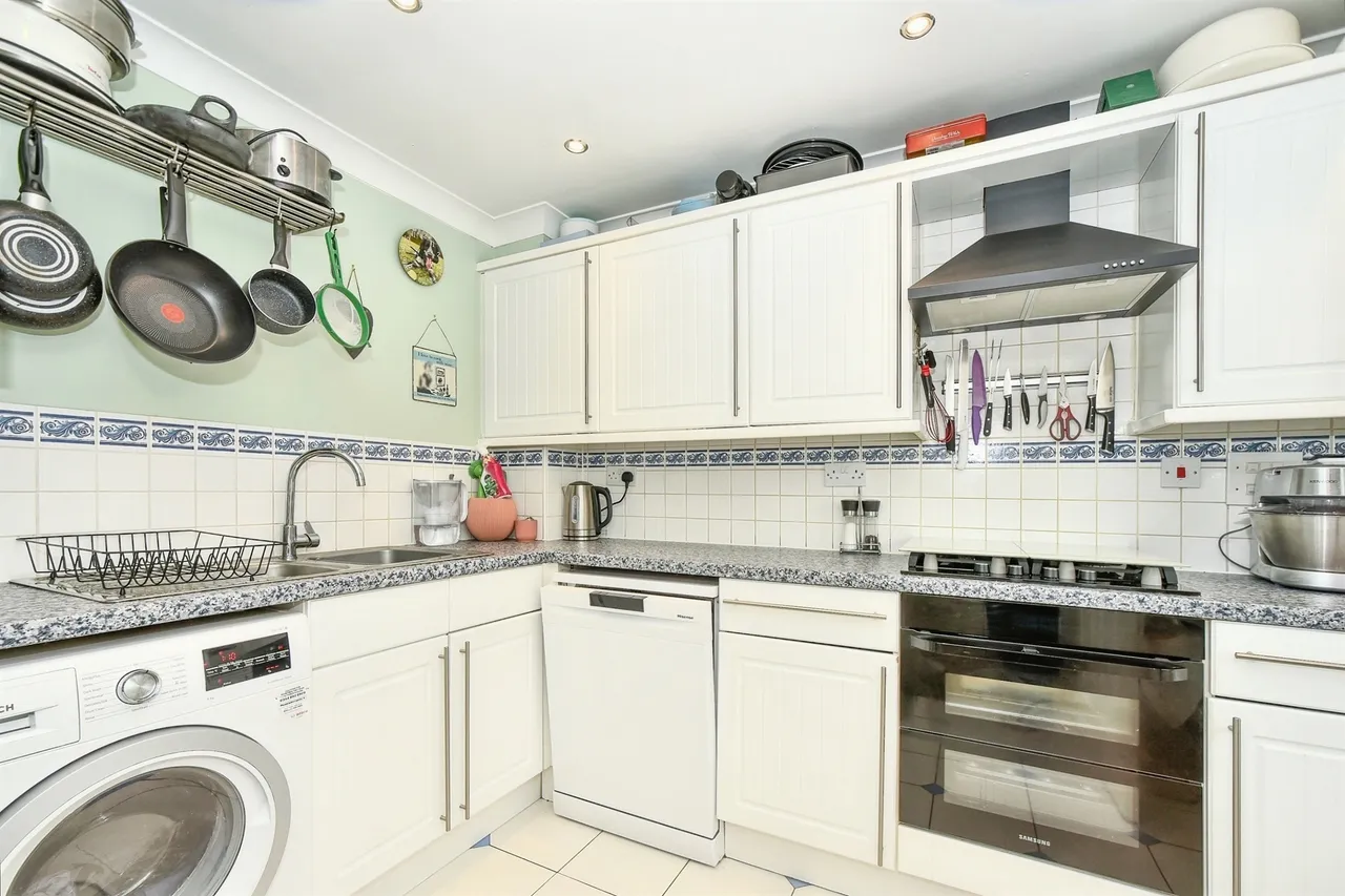 Sawyer Road, Swindon, photo 11