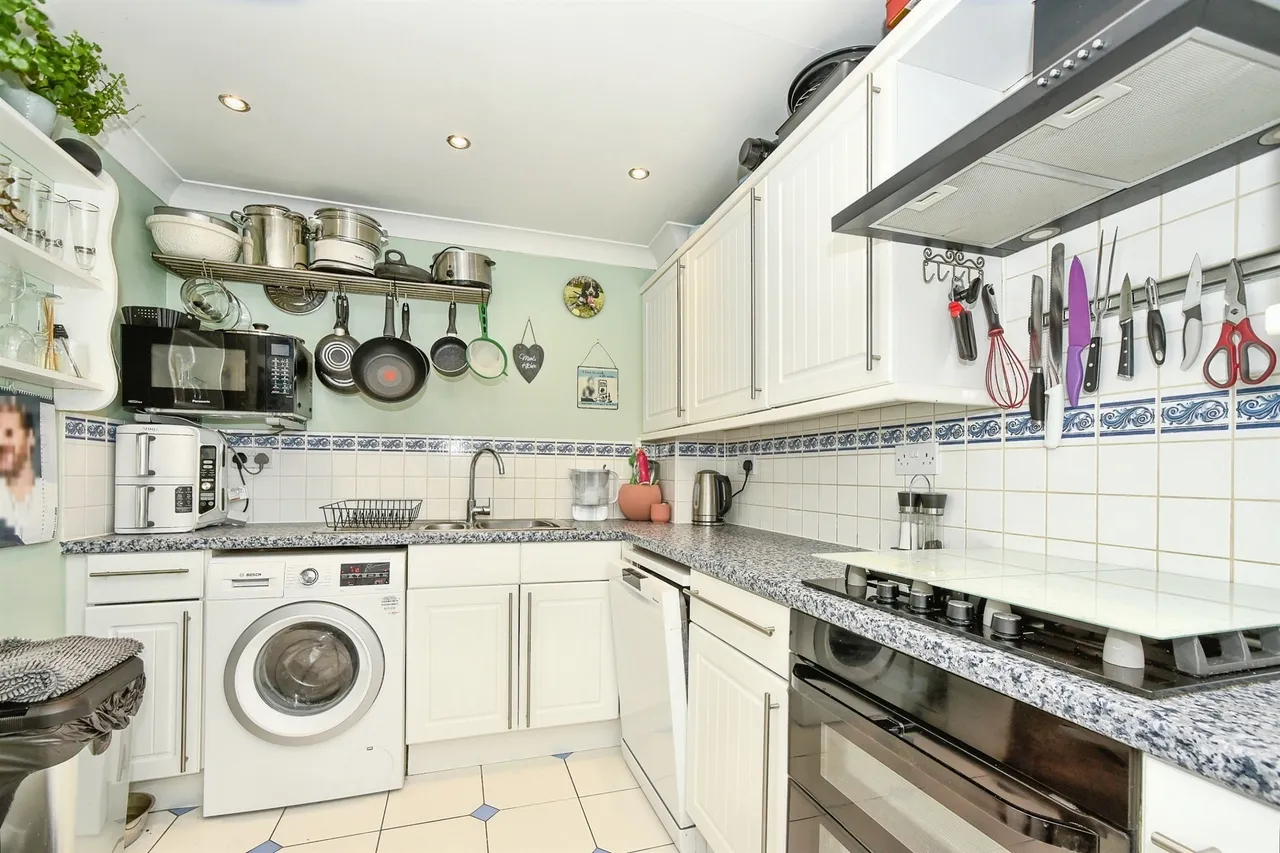 Sawyer Road, Swindon, photo 10