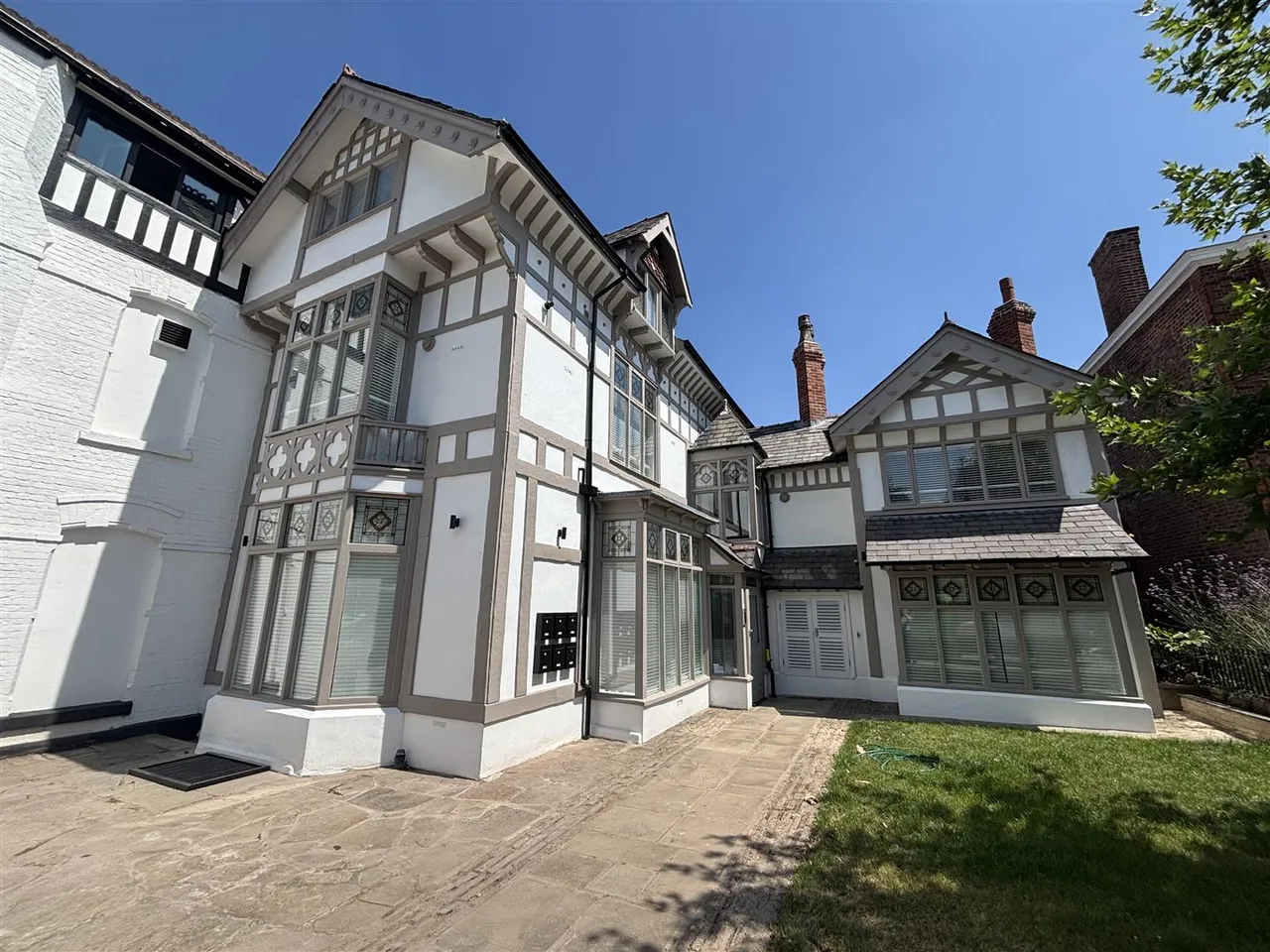 1 bed flat to rent, Richmond Road, Bowdon, WA14
