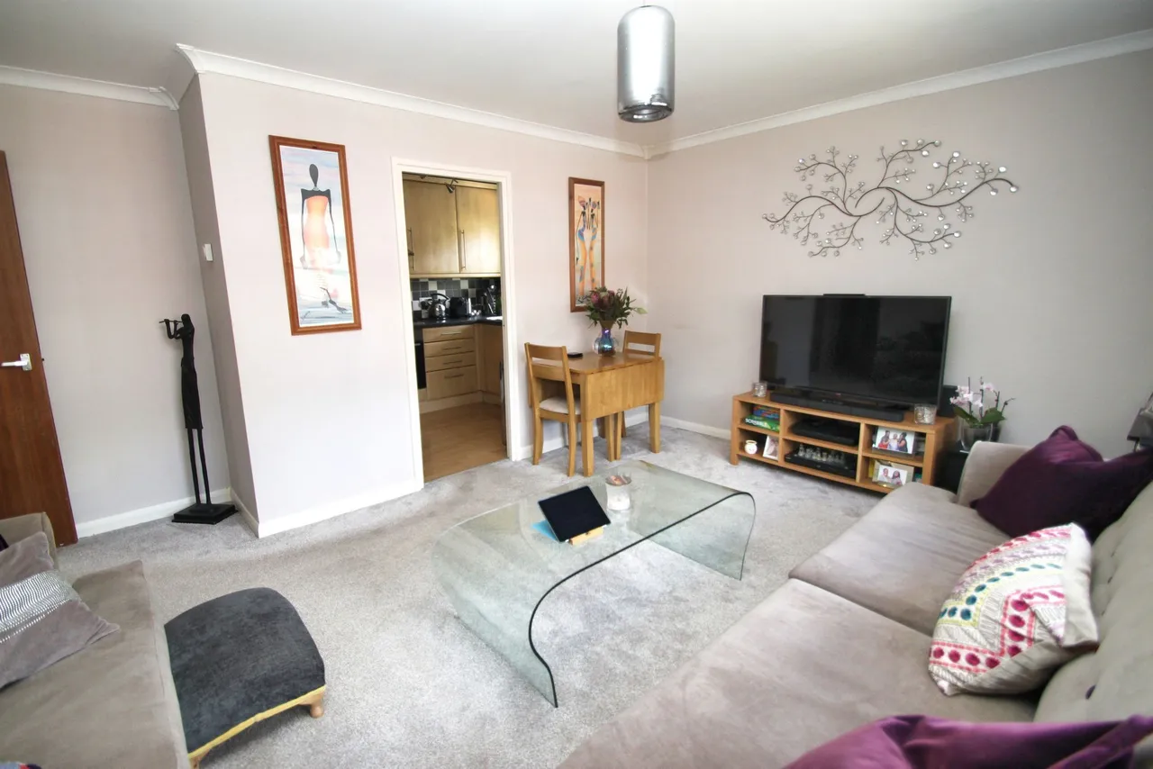 Bridle Path, Woodford Green, IG8, photo 3