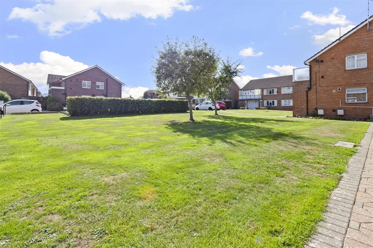 Aldsworth Court, Goring BY Sea, photo 8