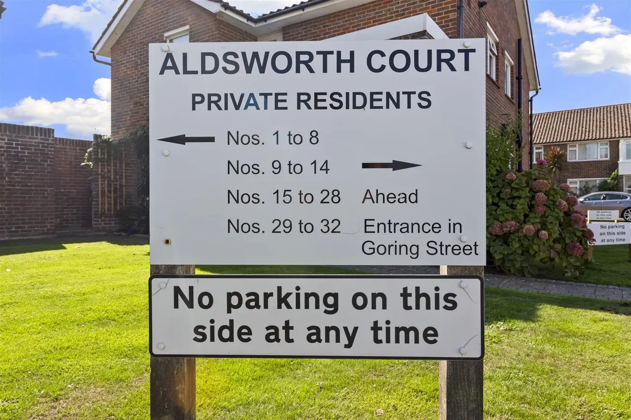 Aldsworth Court, Goring BY Sea, photo 9
