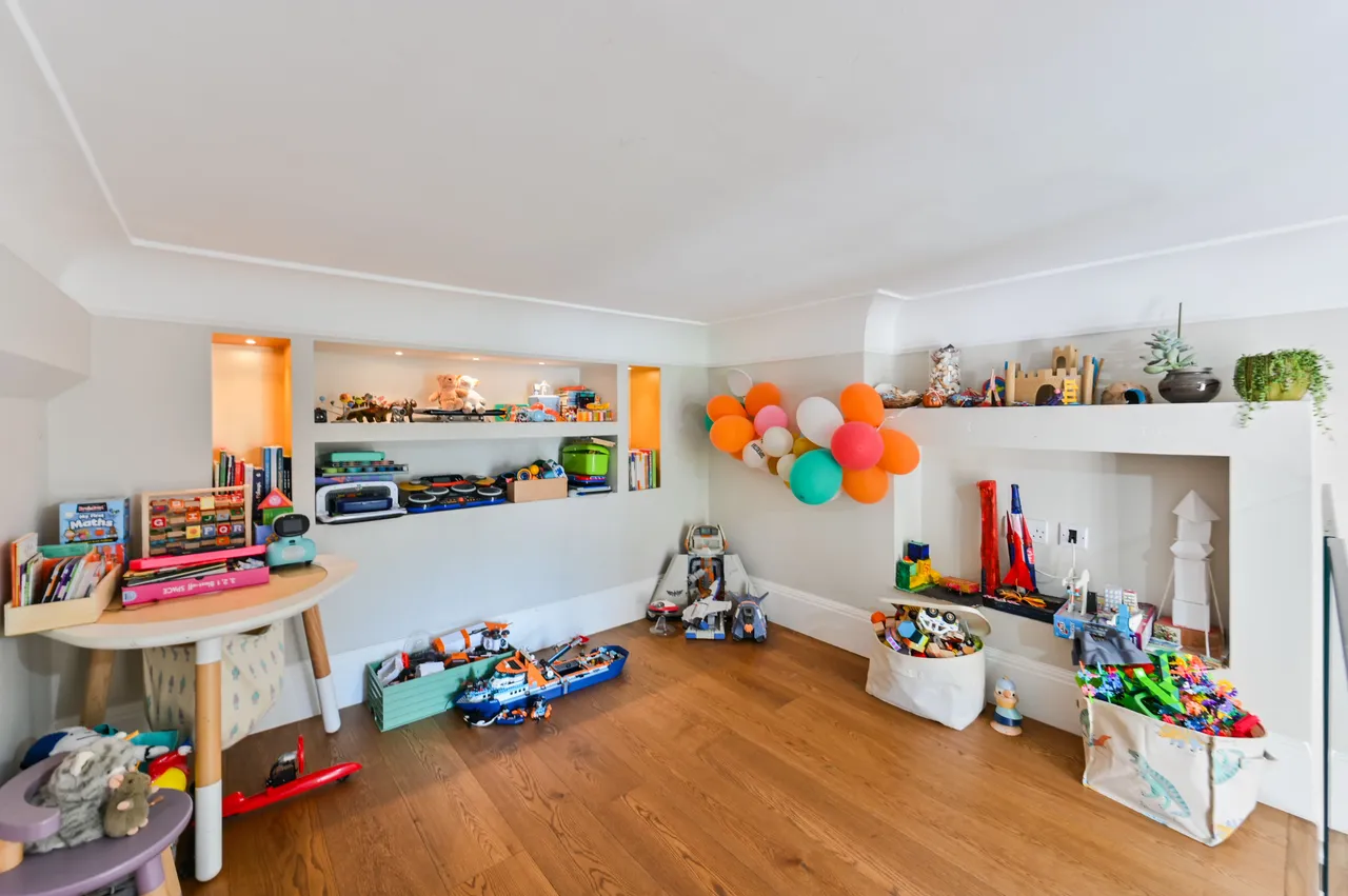 Flat 5, 177 Cromwell Road, London, photo 6