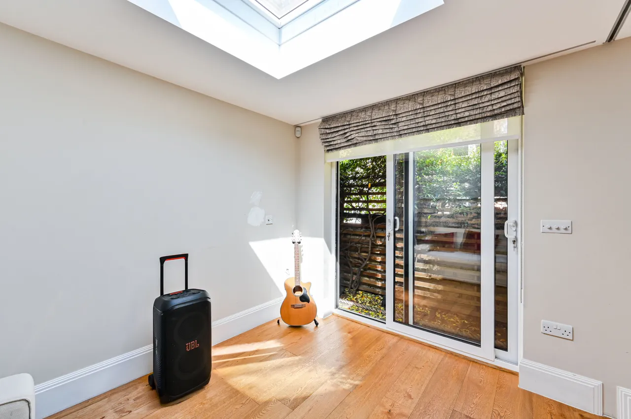 Flat 5, 177 Cromwell Road, London, photo 10