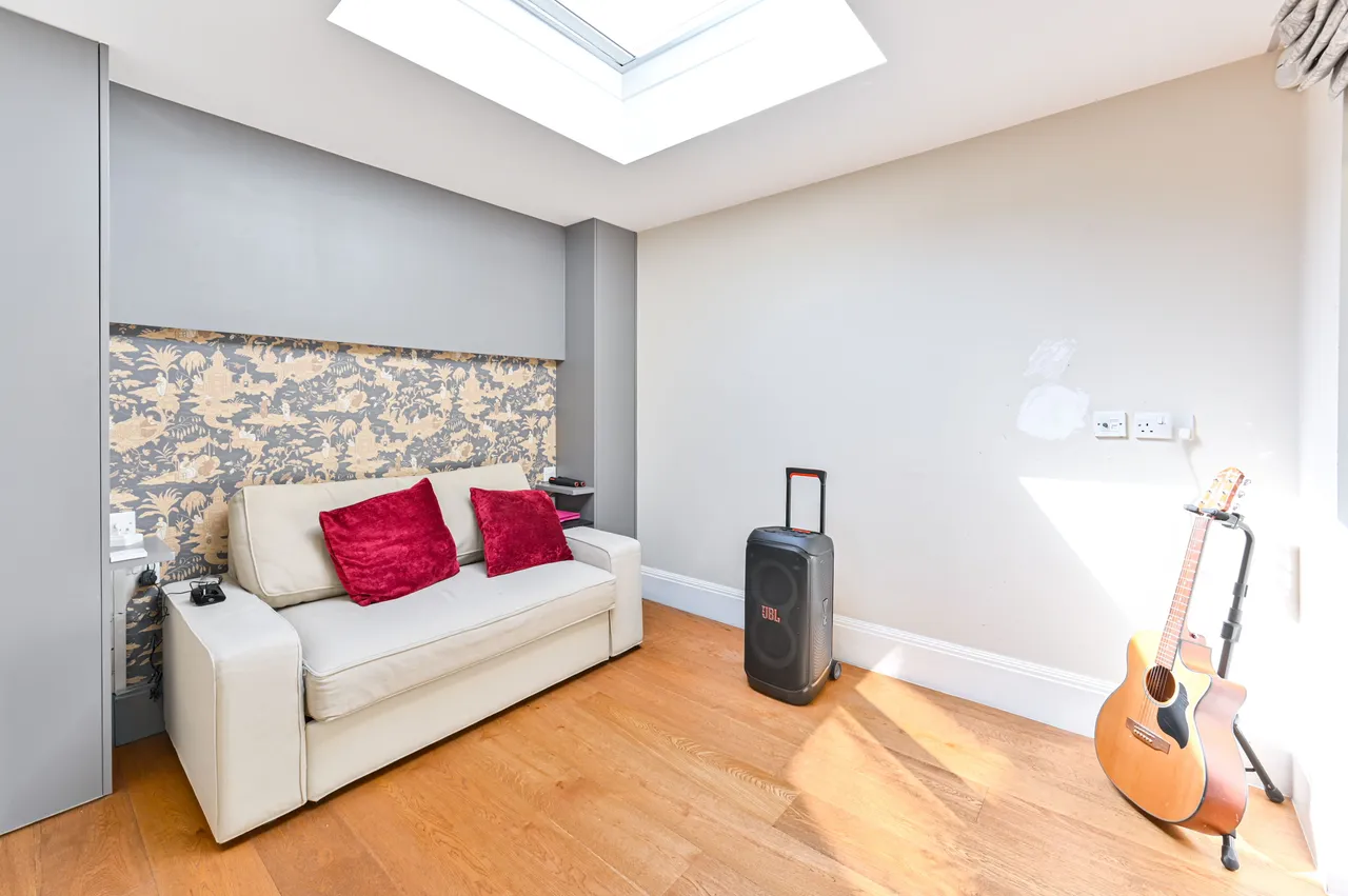 Flat 5, 177 Cromwell Road, London, photo 9
