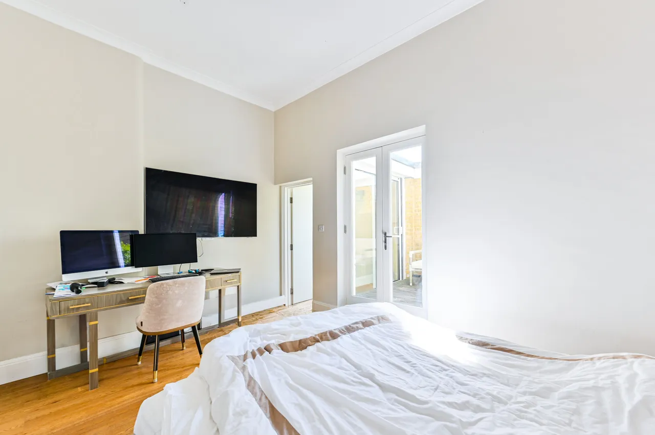 Flat 5, 177 Cromwell Road, London, photo 12